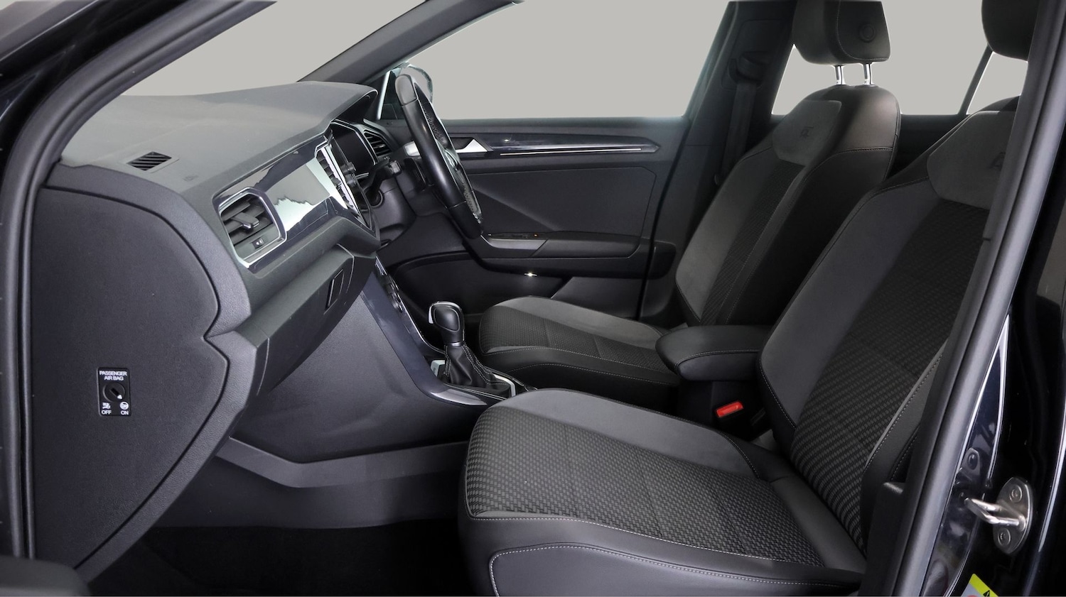 Used Volkswagen T-Roc 2019 for sale - 77595137: Photo 14