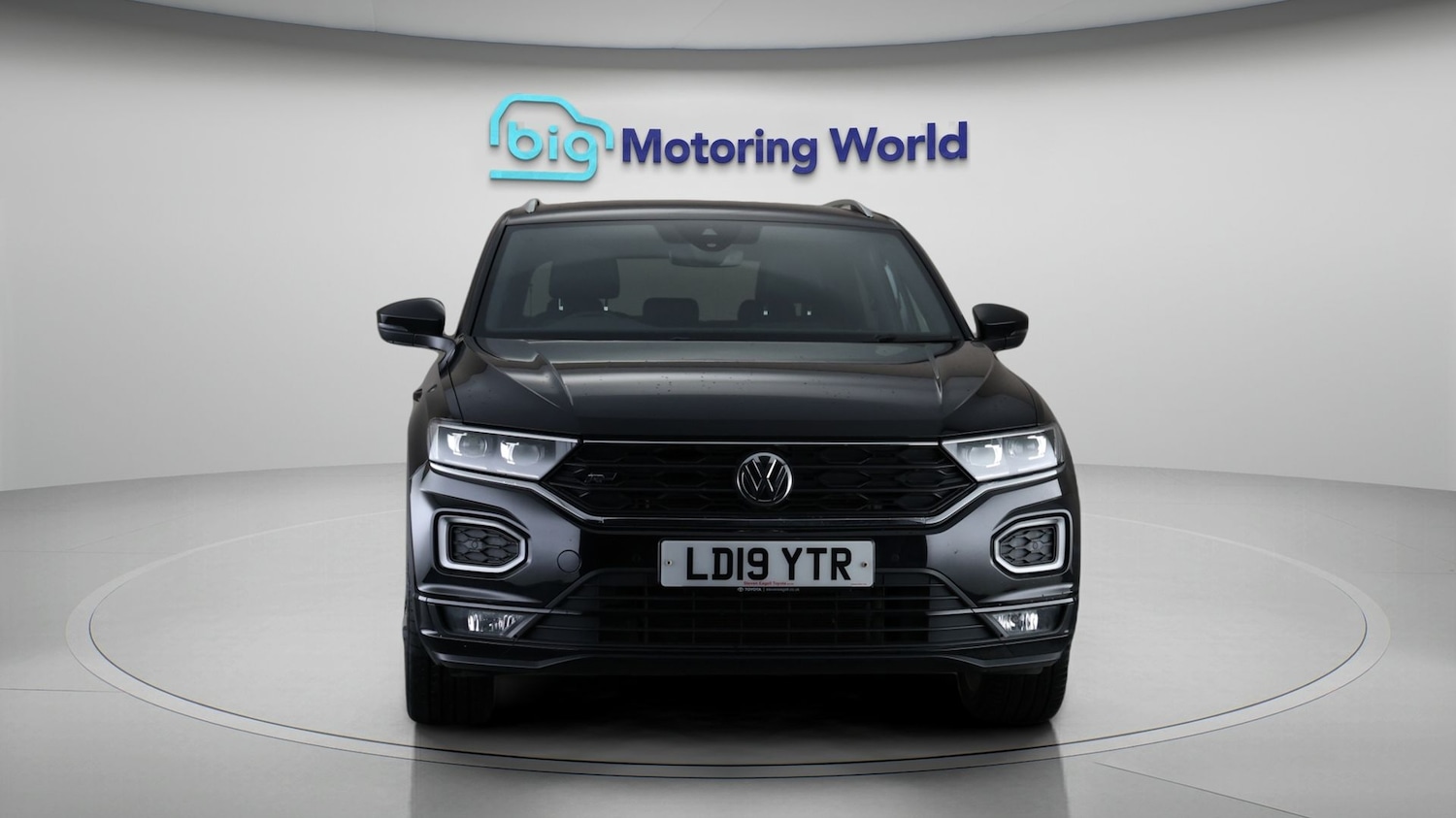 Used Volkswagen T-Roc 2019 for sale - 77595137: Photo 2