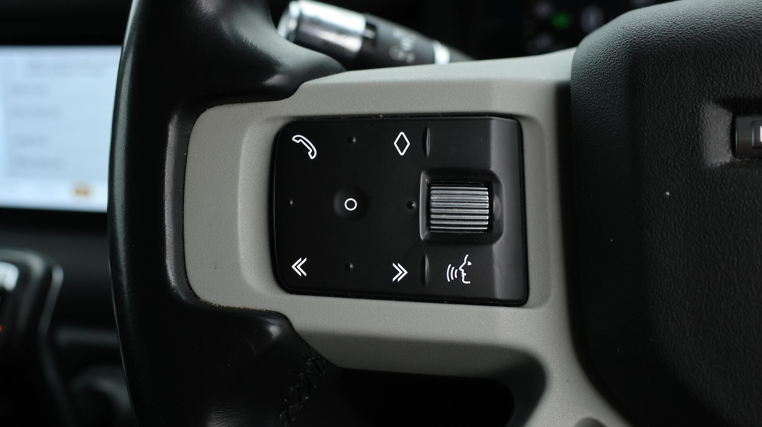 Used Land Rover Defender 110 2021 for sale - 76122861: Photo 26