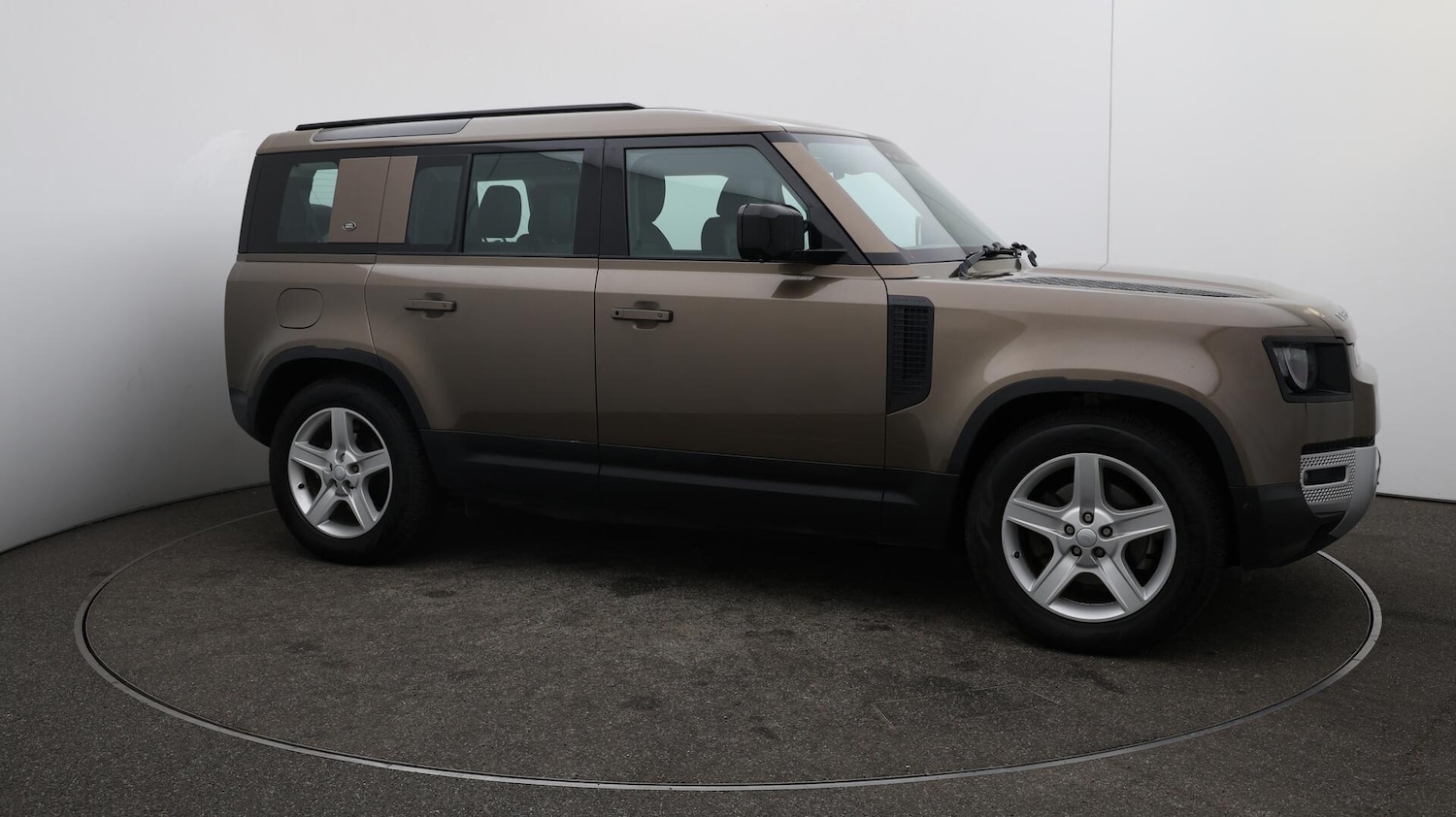 Used Land Rover Defender 110 2021 for sale - 76122861: Photo 47
