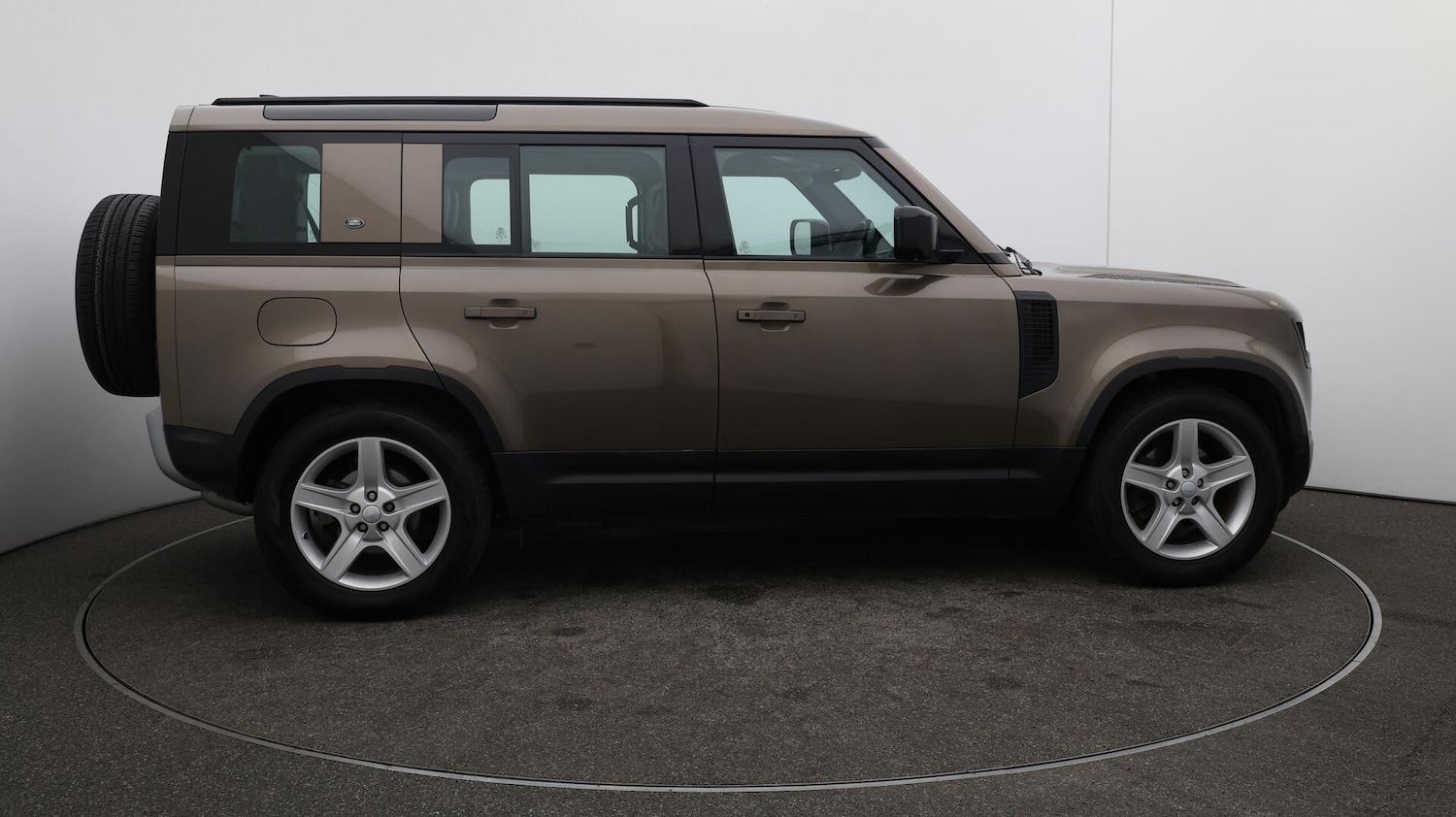 Used Land Rover Defender 110 2021 for sale - 76122861: Photo 51