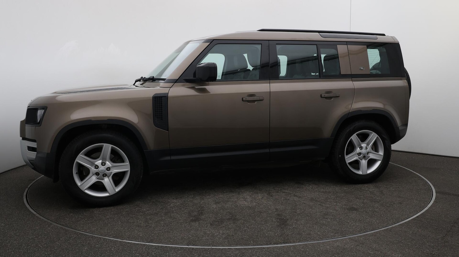 Used Land Rover Defender 110 2021 for sale - 76122861: Photo 67