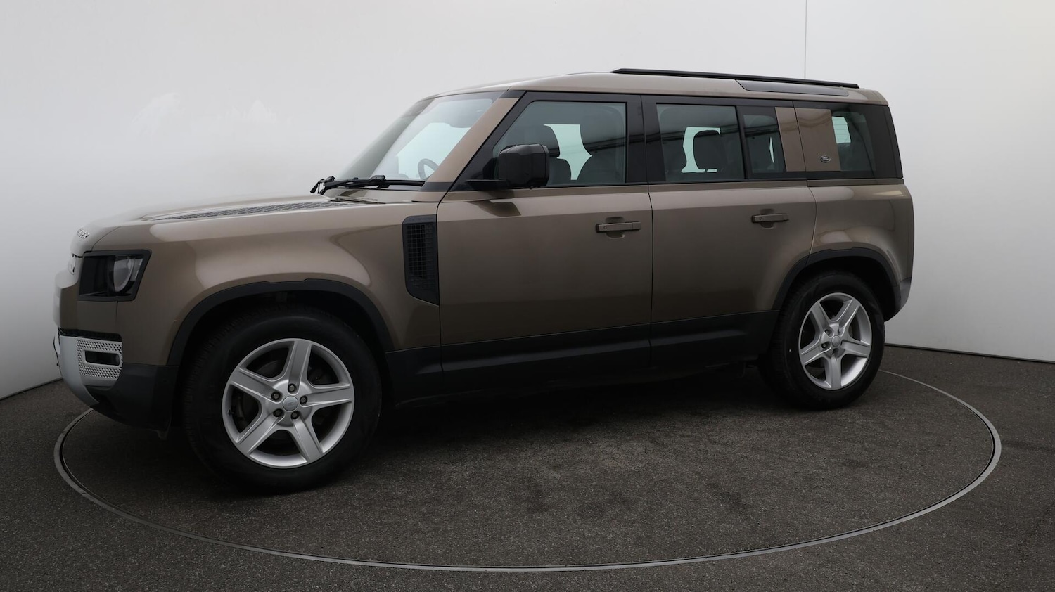 Used Land Rover Defender 110 2021 for sale - 76122861: Photo 68