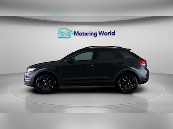 Used Volkswagen T-Roc 2021 for sale - 78870786: Photo