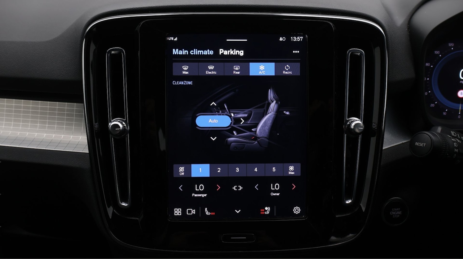 Used Volvo XC40 2022 for sale - 77807426: Photo 12