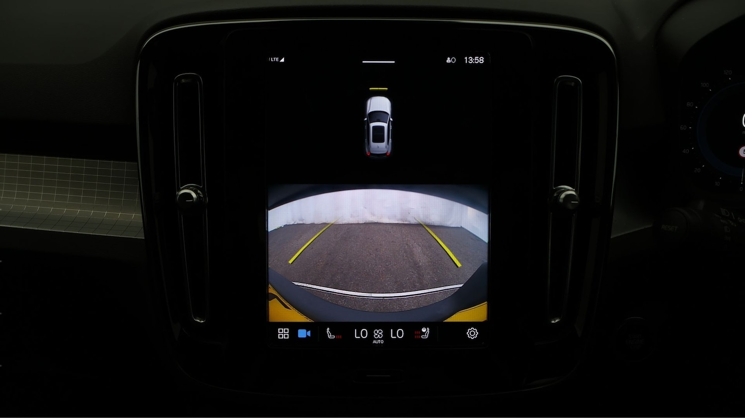 Used Volvo XC40 2022 for sale - 77807426: Photo 23