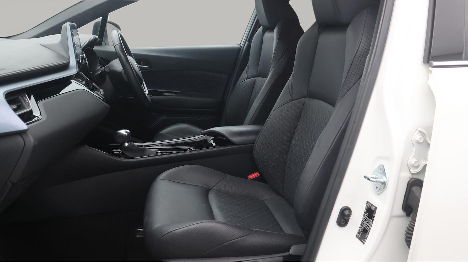 Used Toyota C-HR 2021 for sale - 76743499: Photo 15