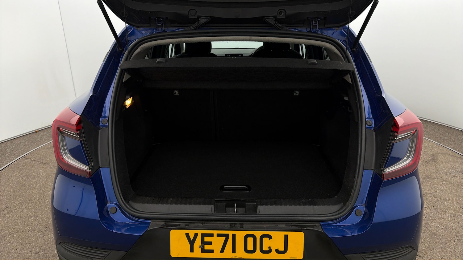 Used Renault Captur for sale - 78105786: Photo 16