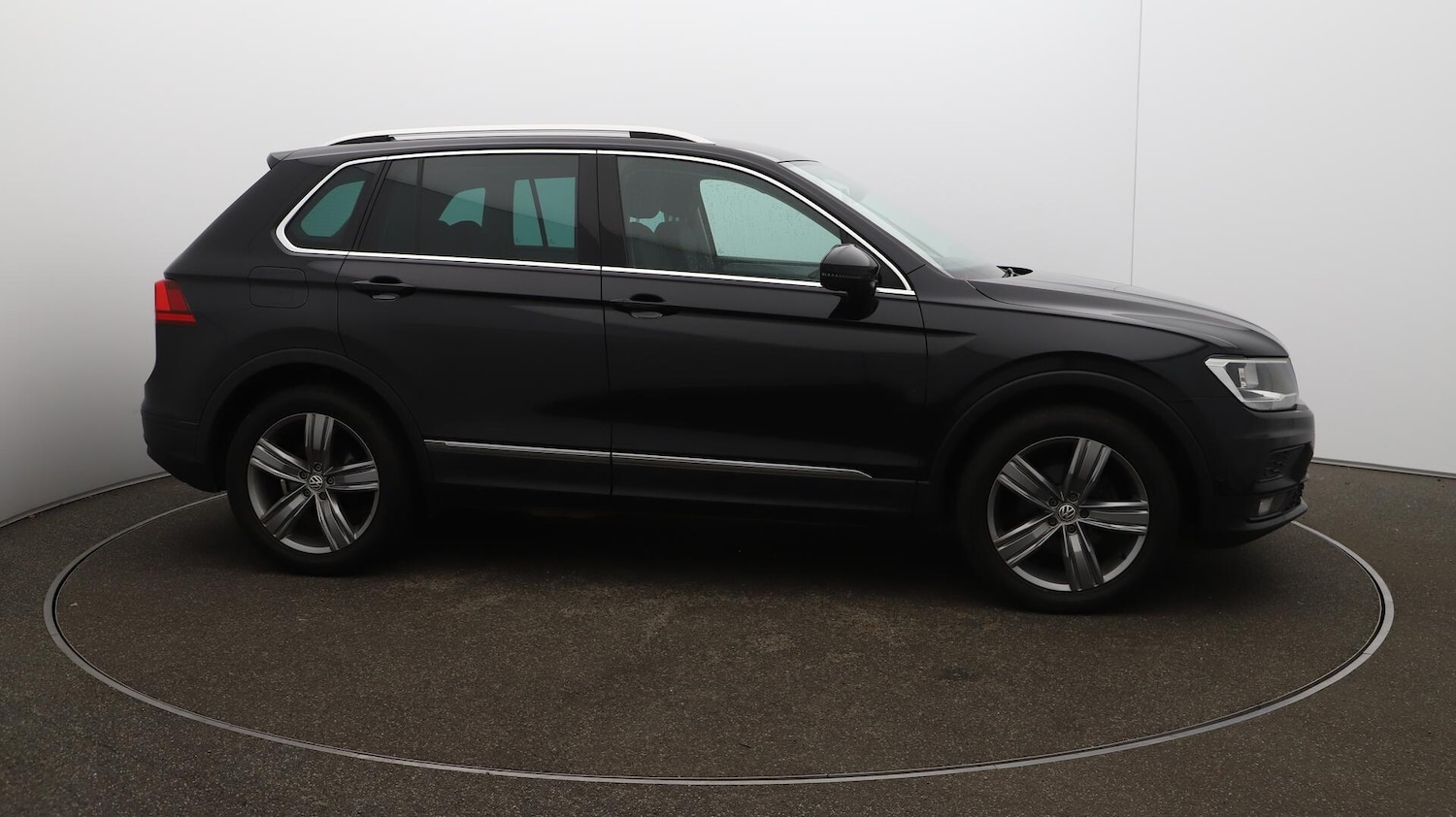 Used Volkswagen Tiguan 2019 for sale - 76472088: Photo 74