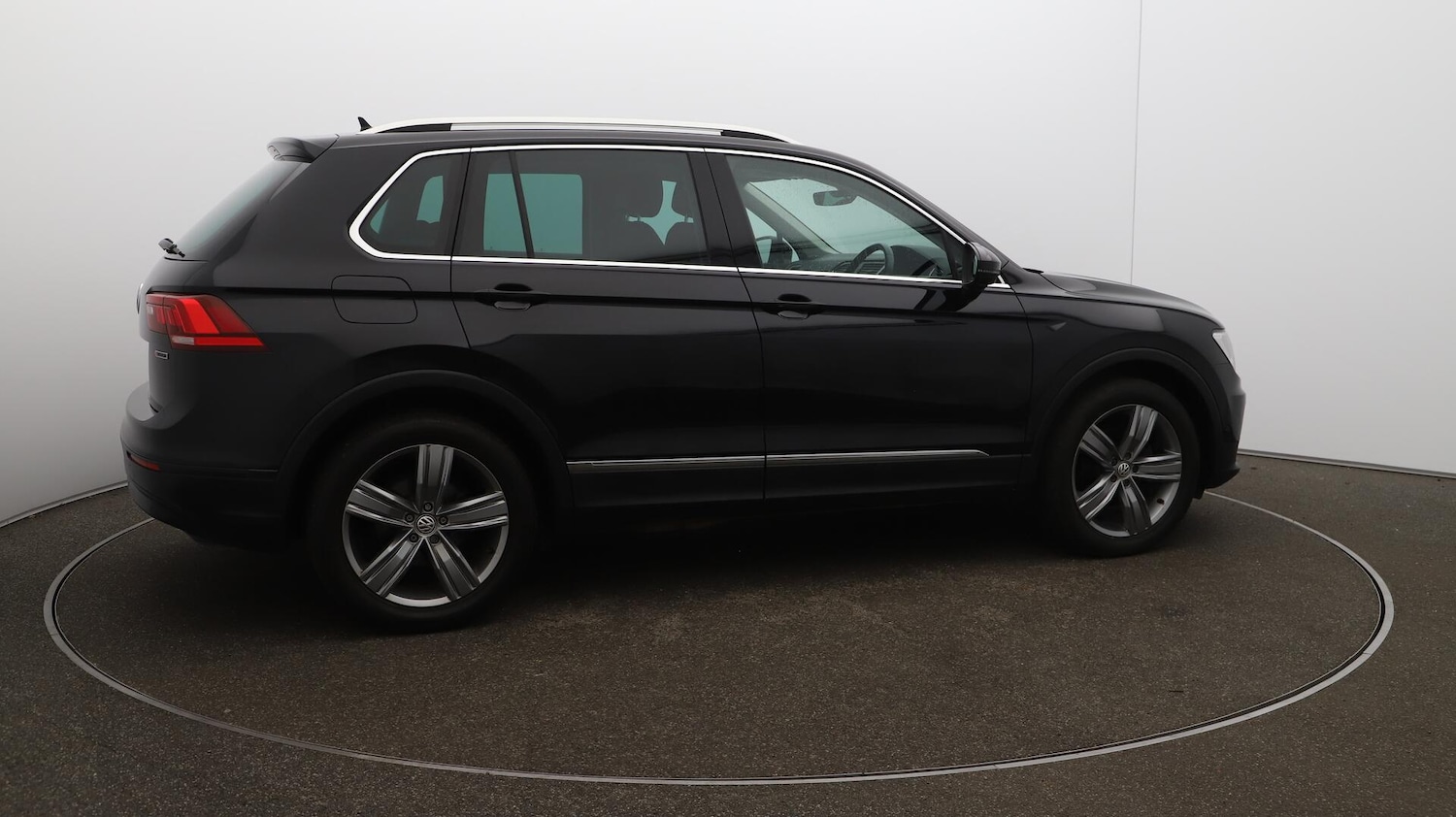 Used Volkswagen Tiguan 2019 for sale - 76472088: Photo 77