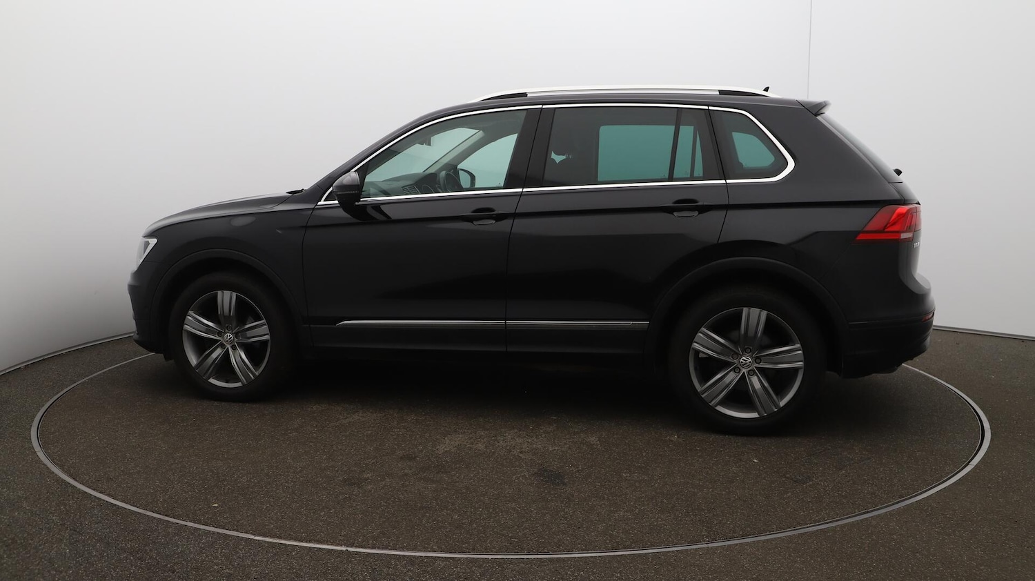 Used Volkswagen Tiguan 2019 for sale - 76472088: Photo 84