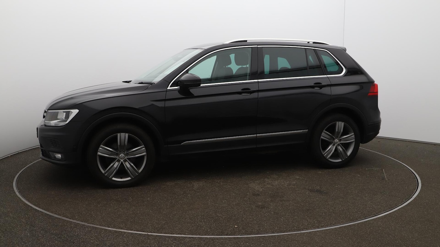Used Volkswagen Tiguan 2019 for sale - 76472088: Photo 92