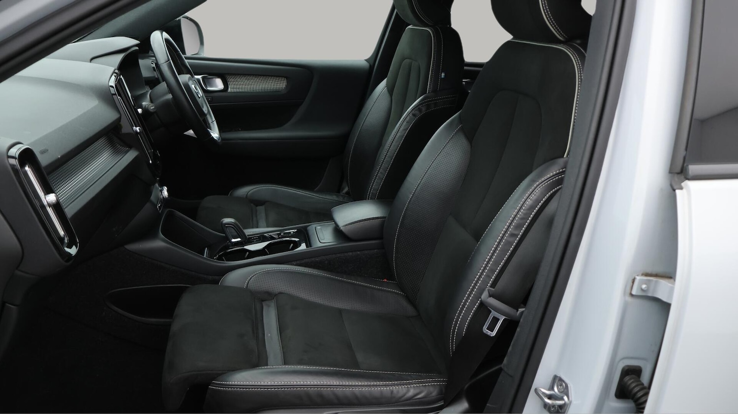 Used Volvo XC40 2020 for sale - 76645418: Photo 15