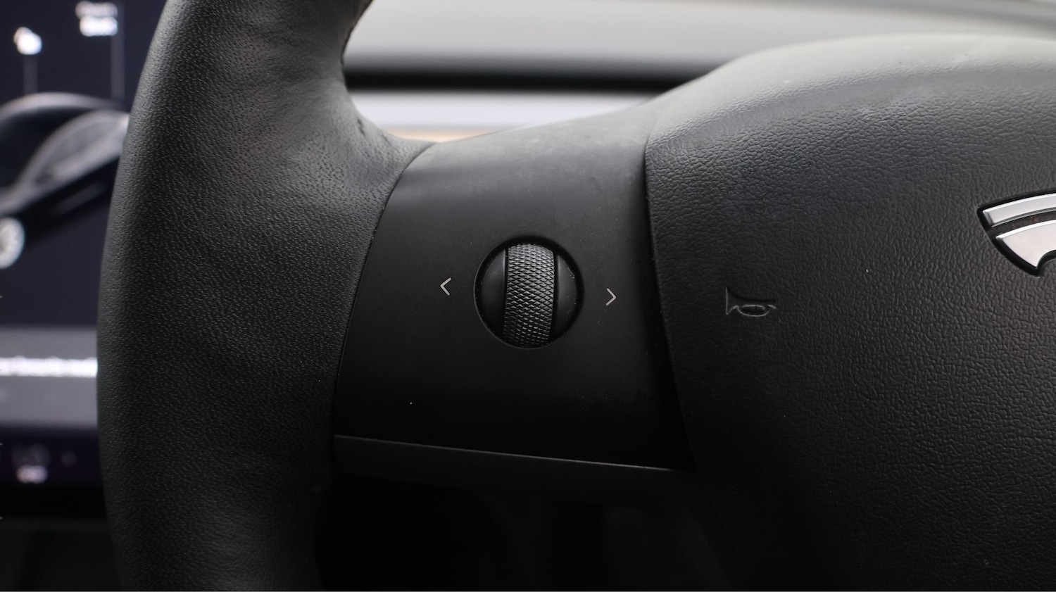 Used Tesla Model 3 2021 for sale - 77700870: Photo 21