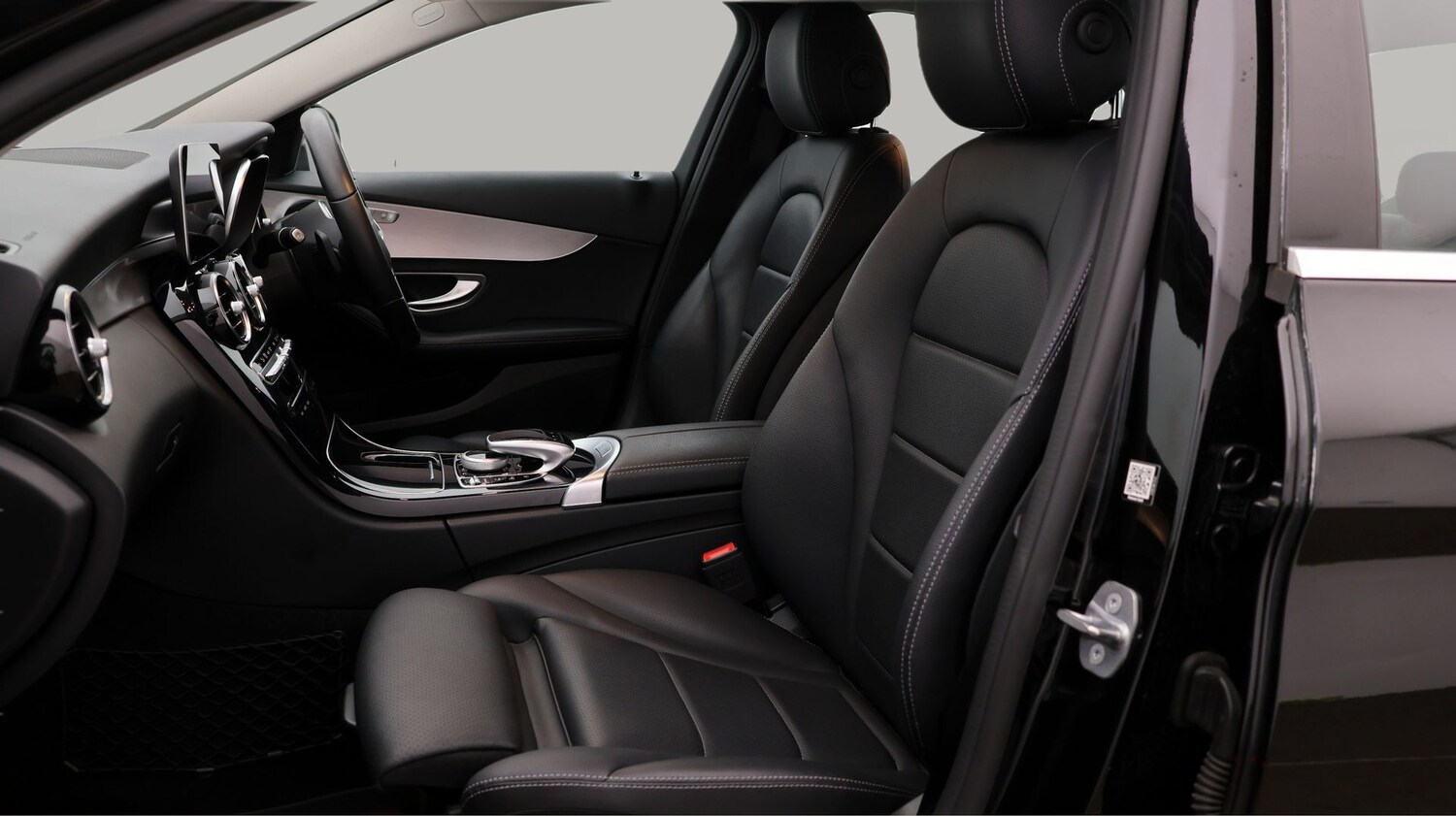 Used Mercedes-Benz C Class 2019 for sale - 77730097: Photo 14