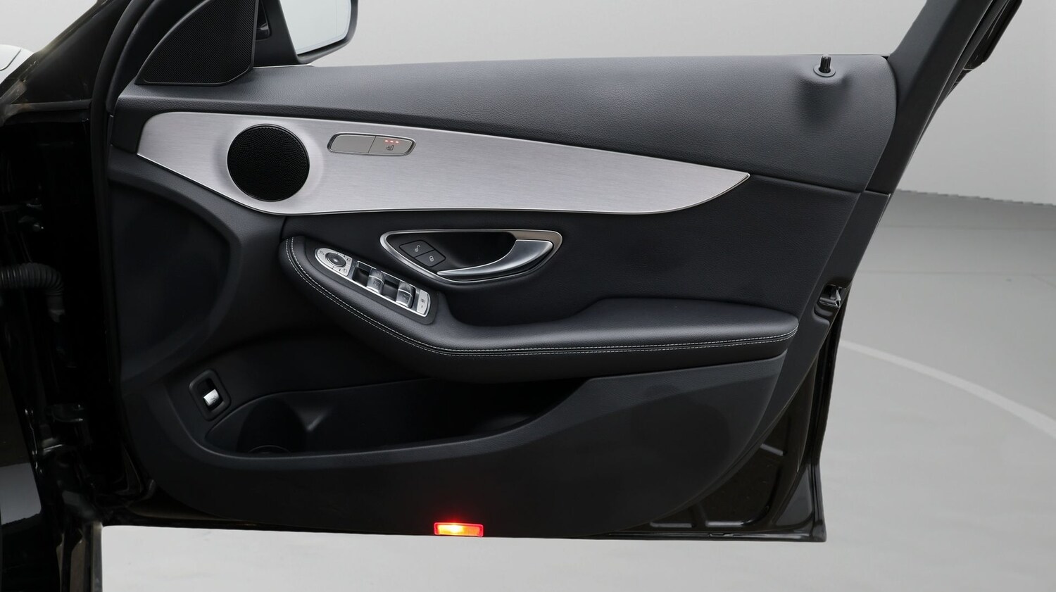 Used Mercedes-Benz C Class 2019 for sale - 77730097: Photo 15