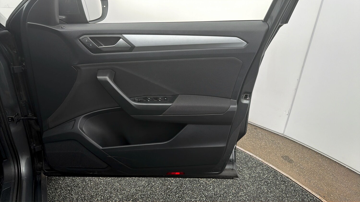 Used Volkswagen T-Roc 2023 for sale - 78166850: Photo 14