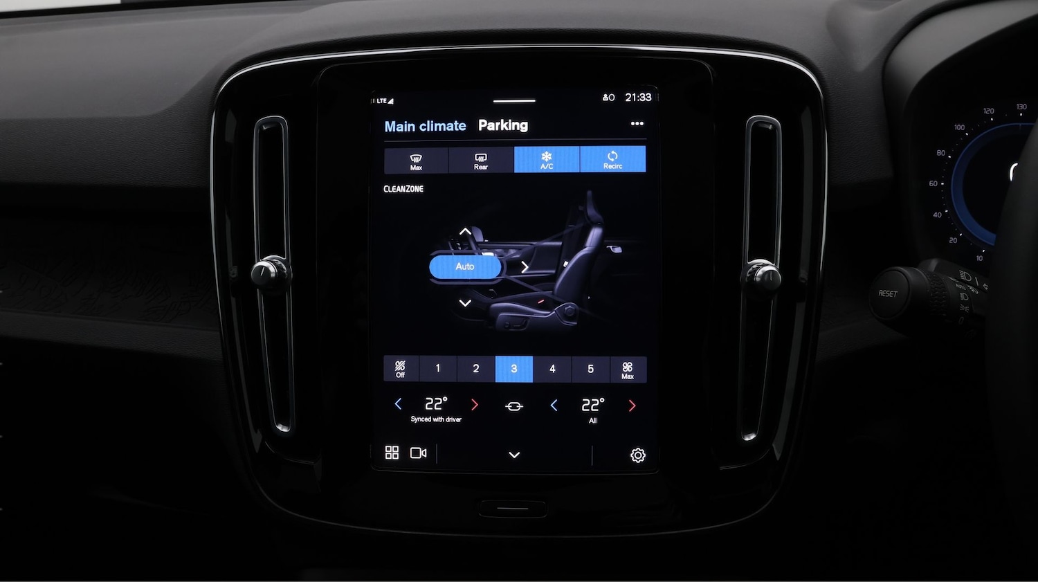 Used Volvo C40 2023 for sale - 77631163: Photo 12