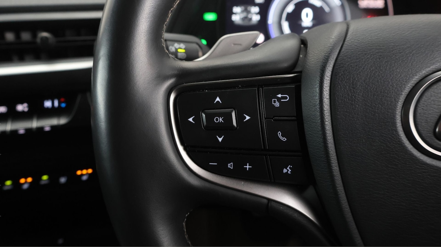 Used Lexus UX 2023 for sale - 77761655: Photo 19