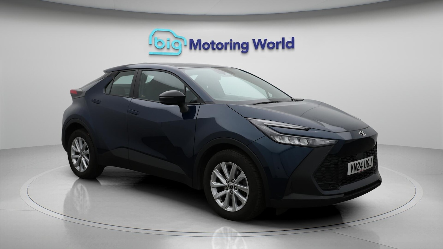 Used Toyota C-HR 2024 for sale - 76378025: Photo 2