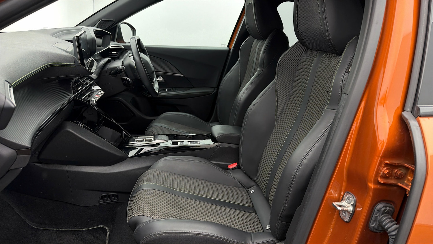 Used Peugeot E-2008 2023 for sale - 78018517: Photo 13