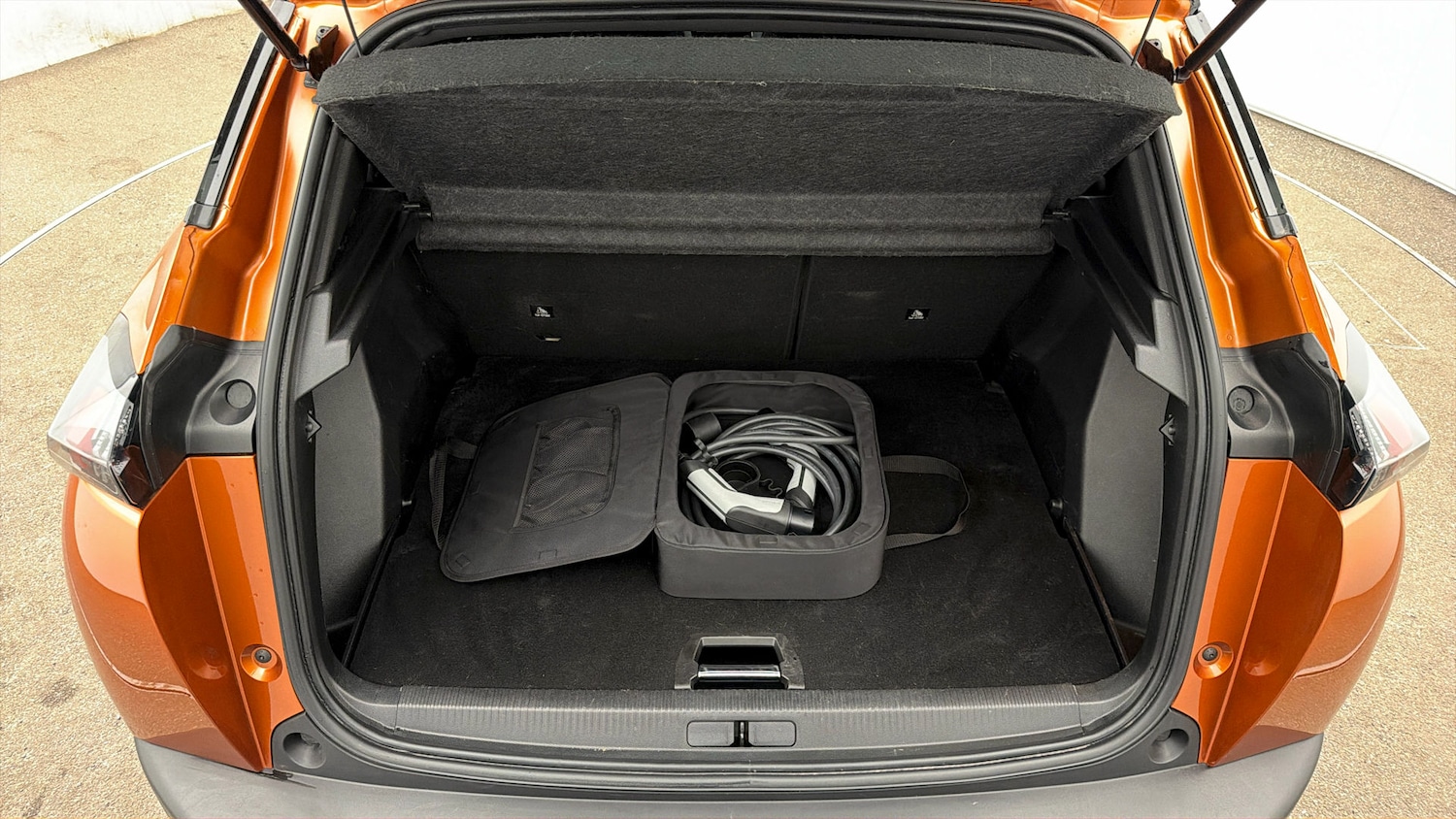 Used Peugeot E-2008 2023 for sale - 78018517: Photo 16