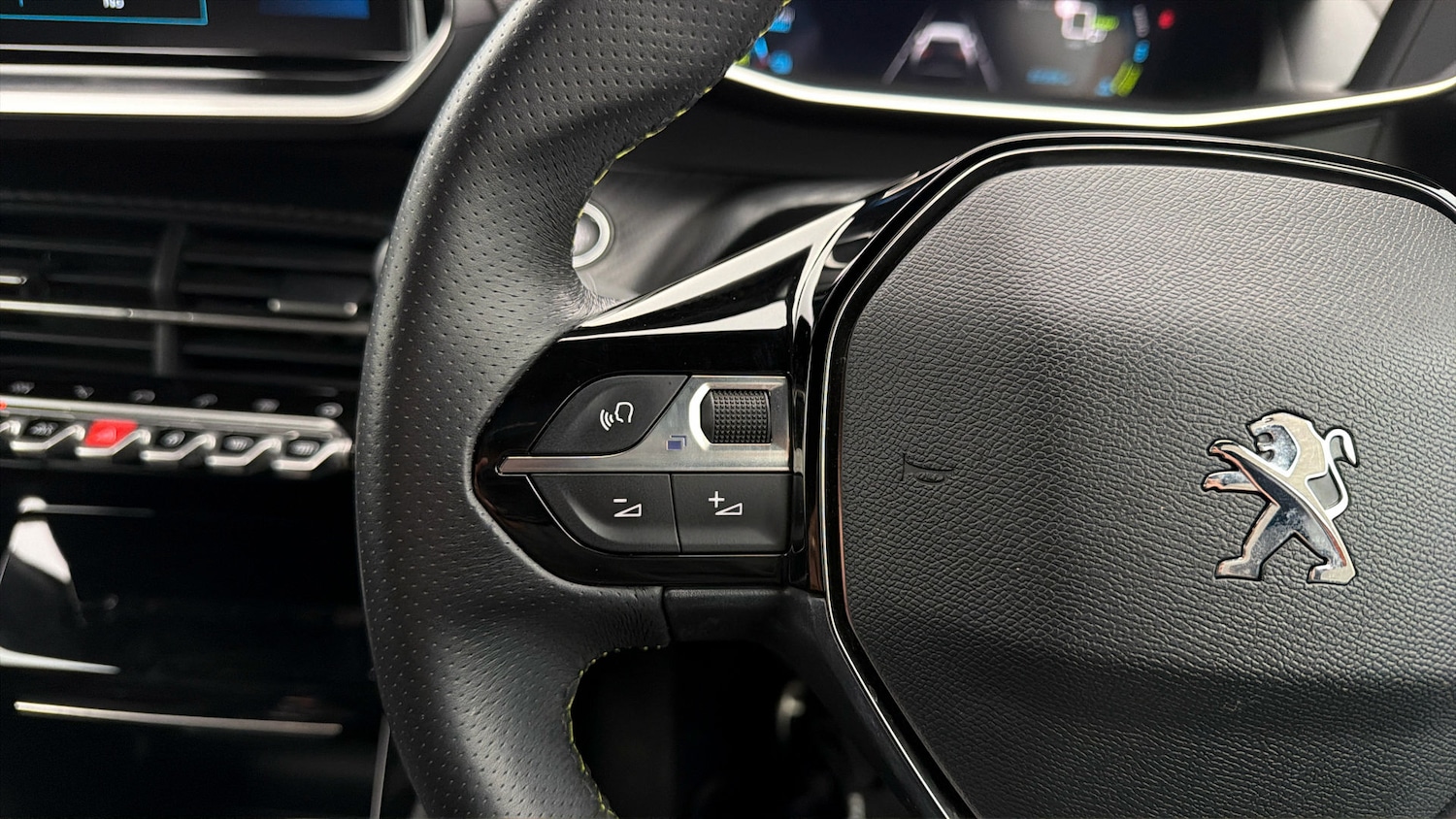 Used Peugeot E-2008 2023 for sale - 78018517: Photo 23