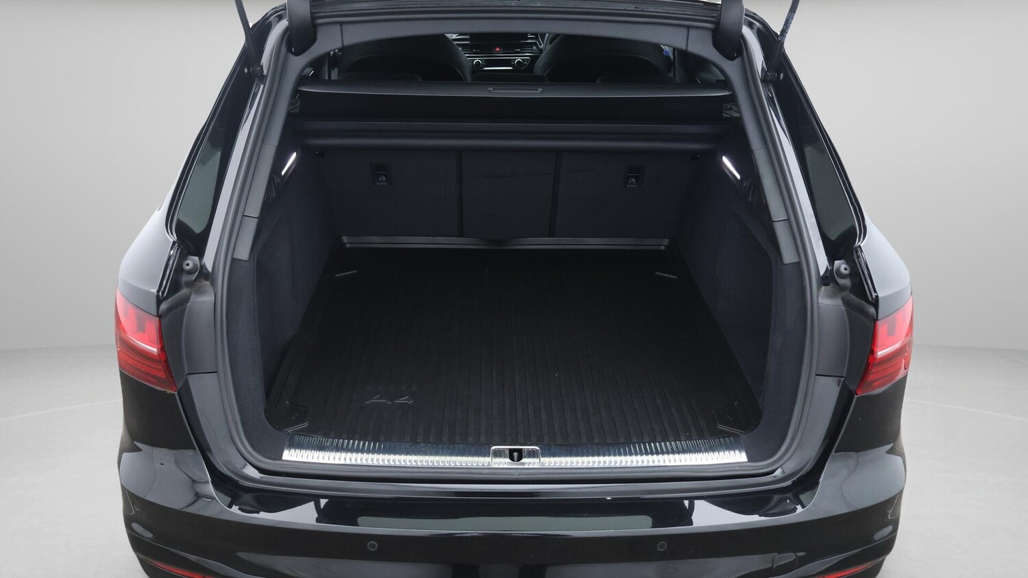 Used Audi A4 Avant 2023 for sale - 76562151: Photo 18