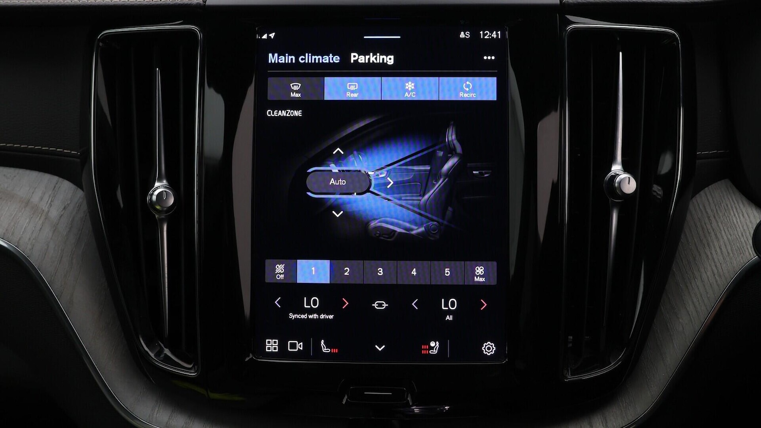 Used Volvo XC60 2023 for sale - 76561705: Photo 13