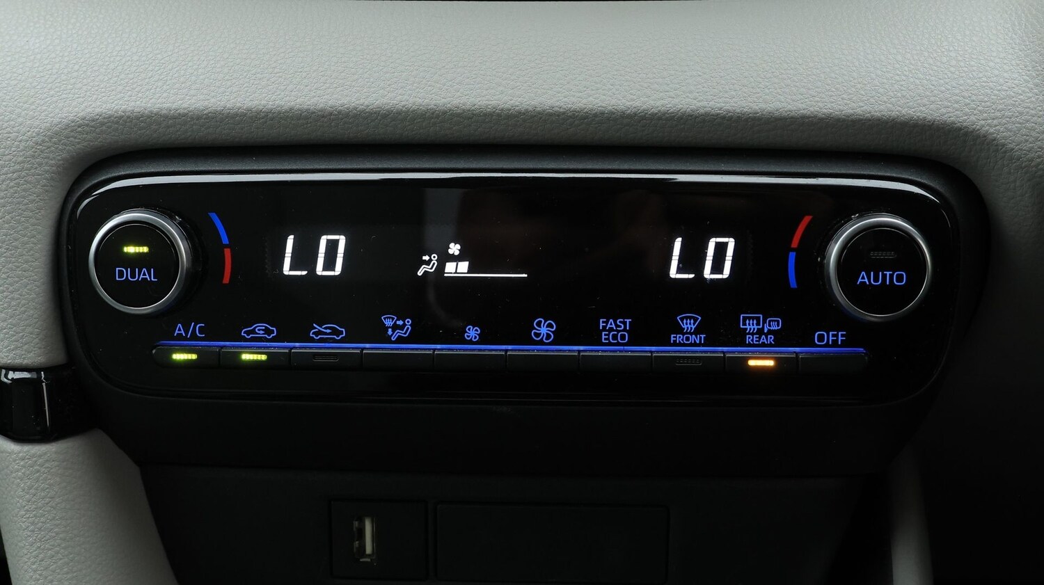 Used Toyota Yaris for sale - 77184120: Photo 12