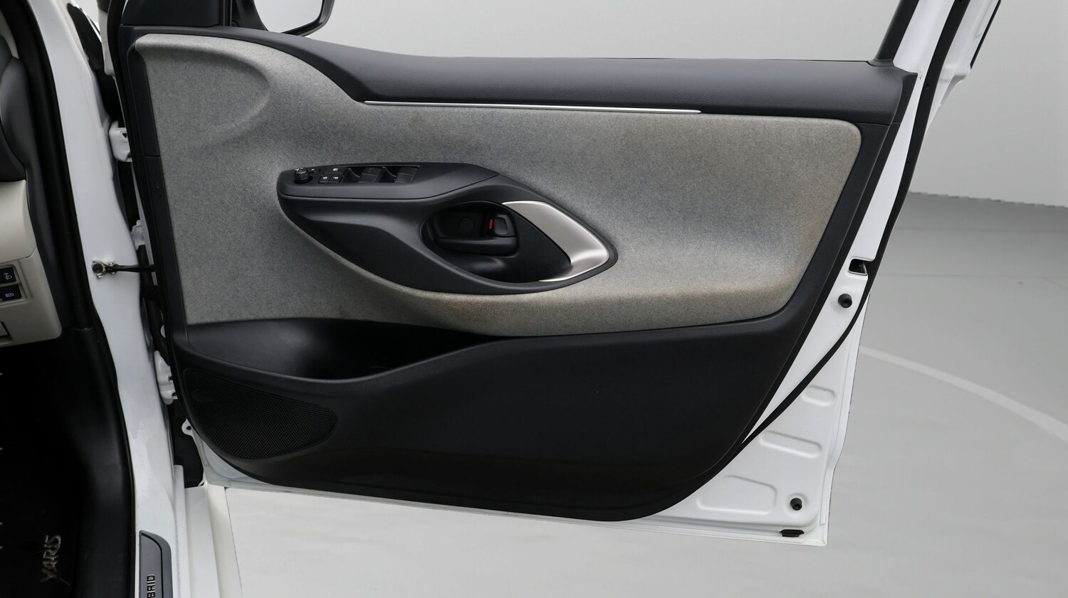 Used Toyota Yaris for sale - 77184120: Photo 15