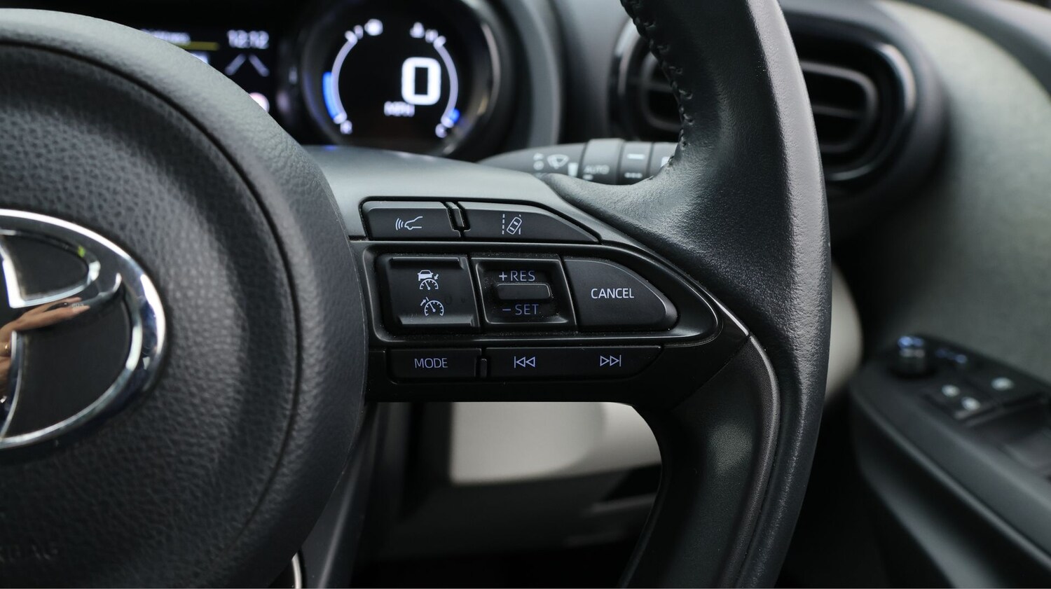 Used Toyota Yaris for sale - 77184120: Photo 25