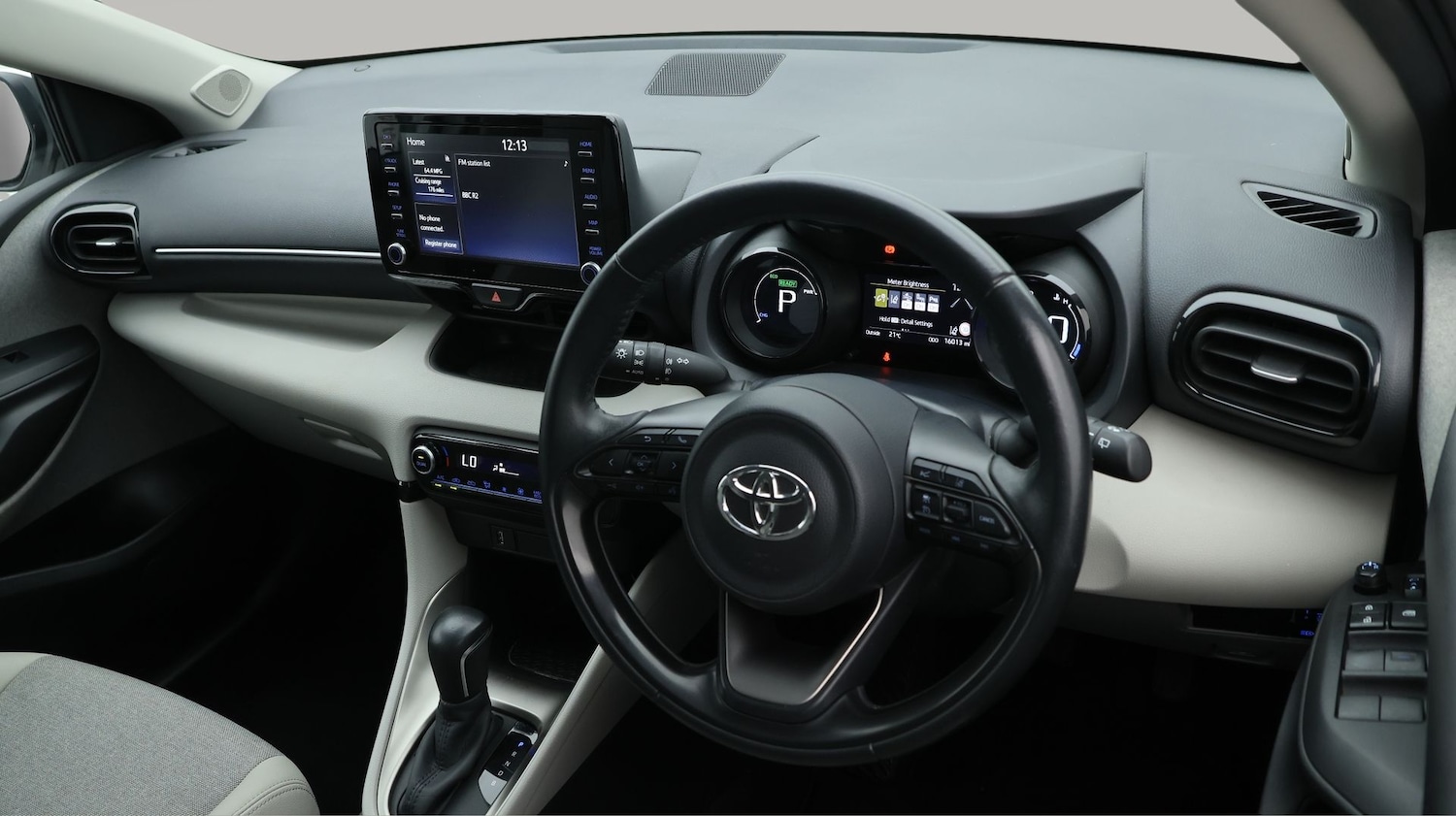 Used Toyota Yaris for sale - 77184120: Photo 9