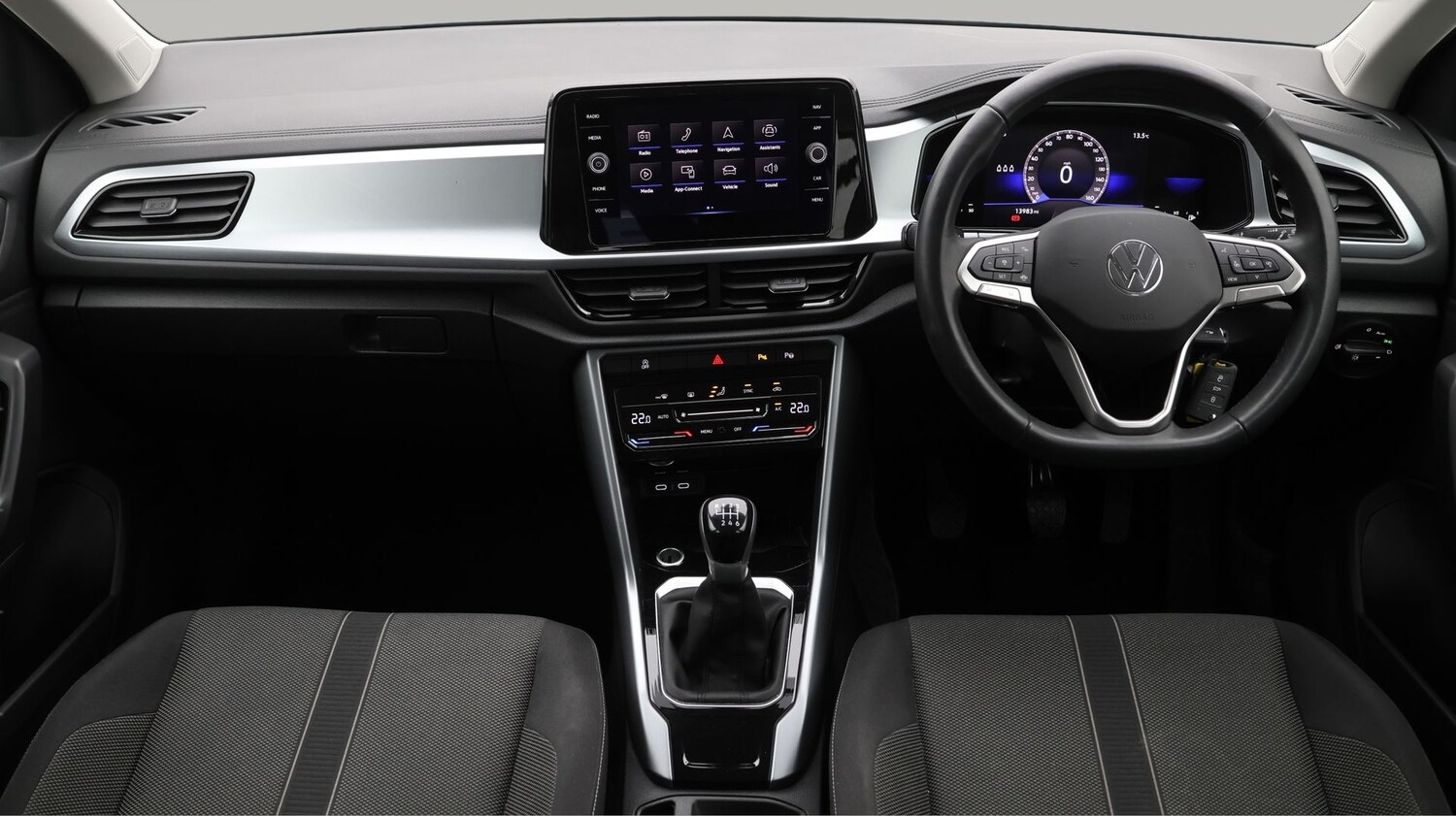 Used Volkswagen T-Roc 2023 for sale - 77610569: Photo 13