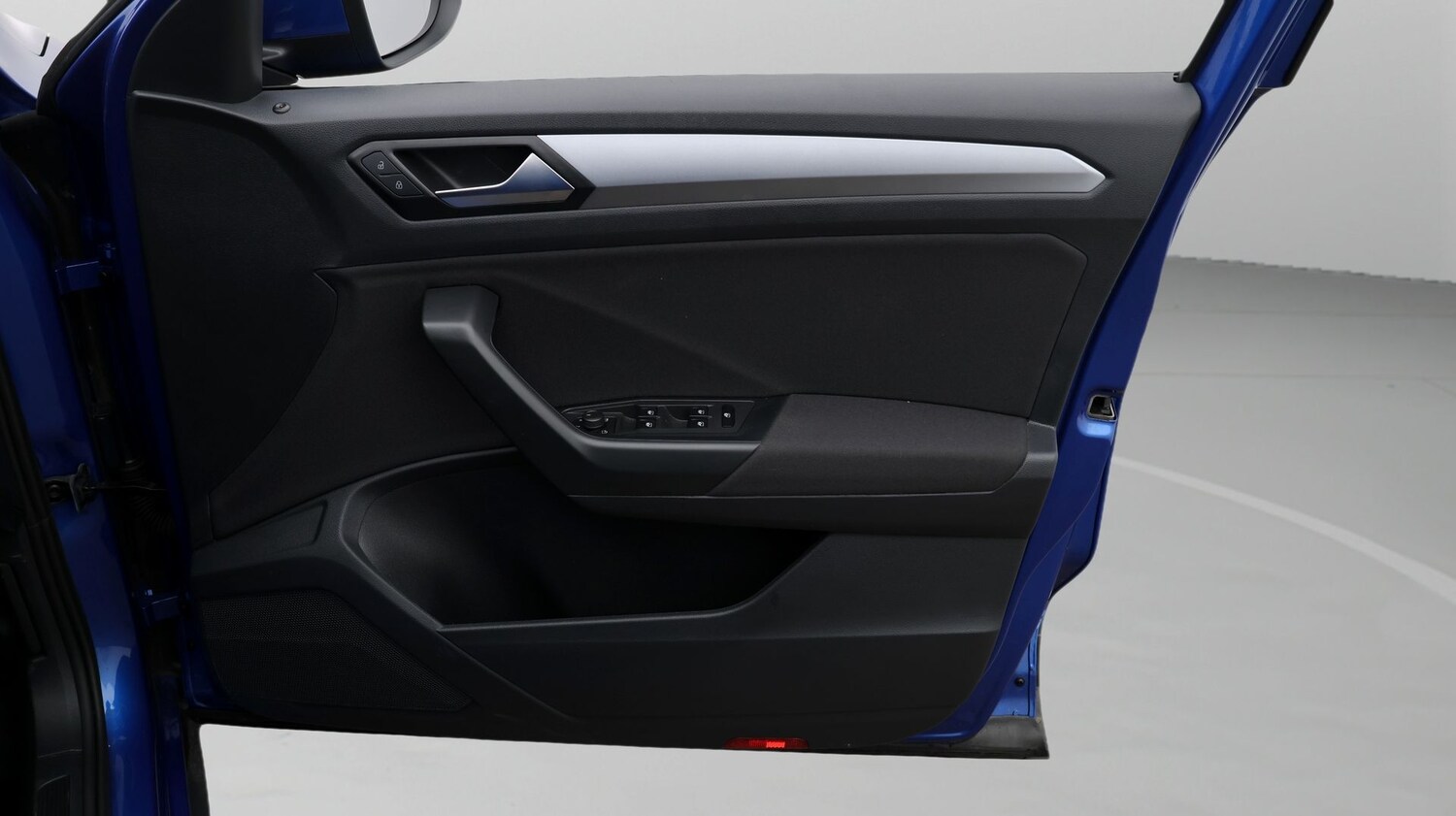 Used Volkswagen T-Roc 2023 for sale - 77610569: Photo 15