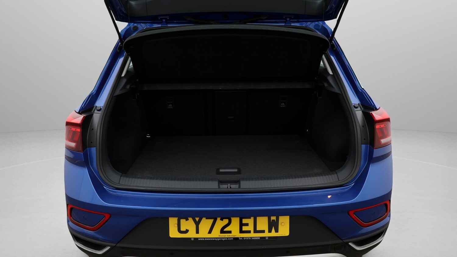 Used Volkswagen T-Roc 2023 for sale - 77610569: Photo 17