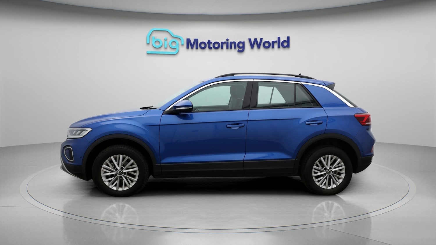 Used Volkswagen T-Roc 2023 for sale - 77610569: Photo 4