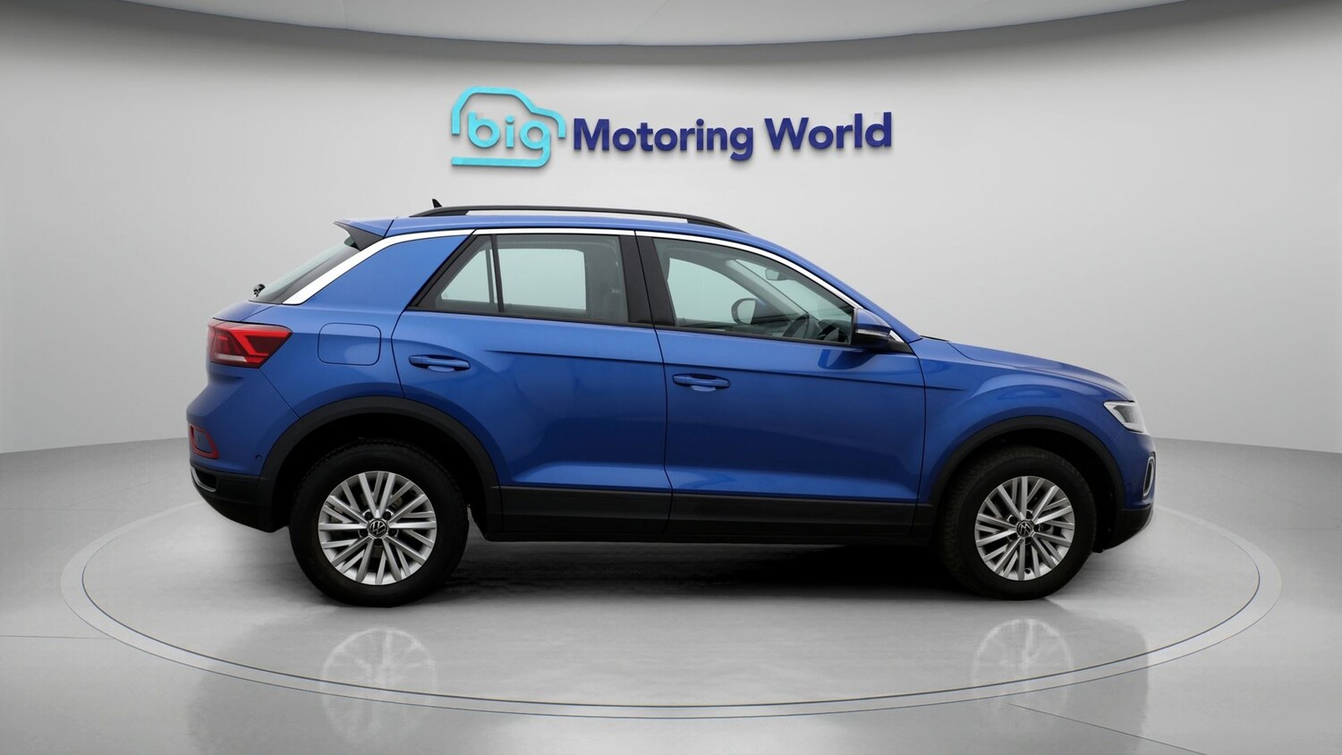 Used Volkswagen T-Roc 2023 for sale - 77610569: Photo 8