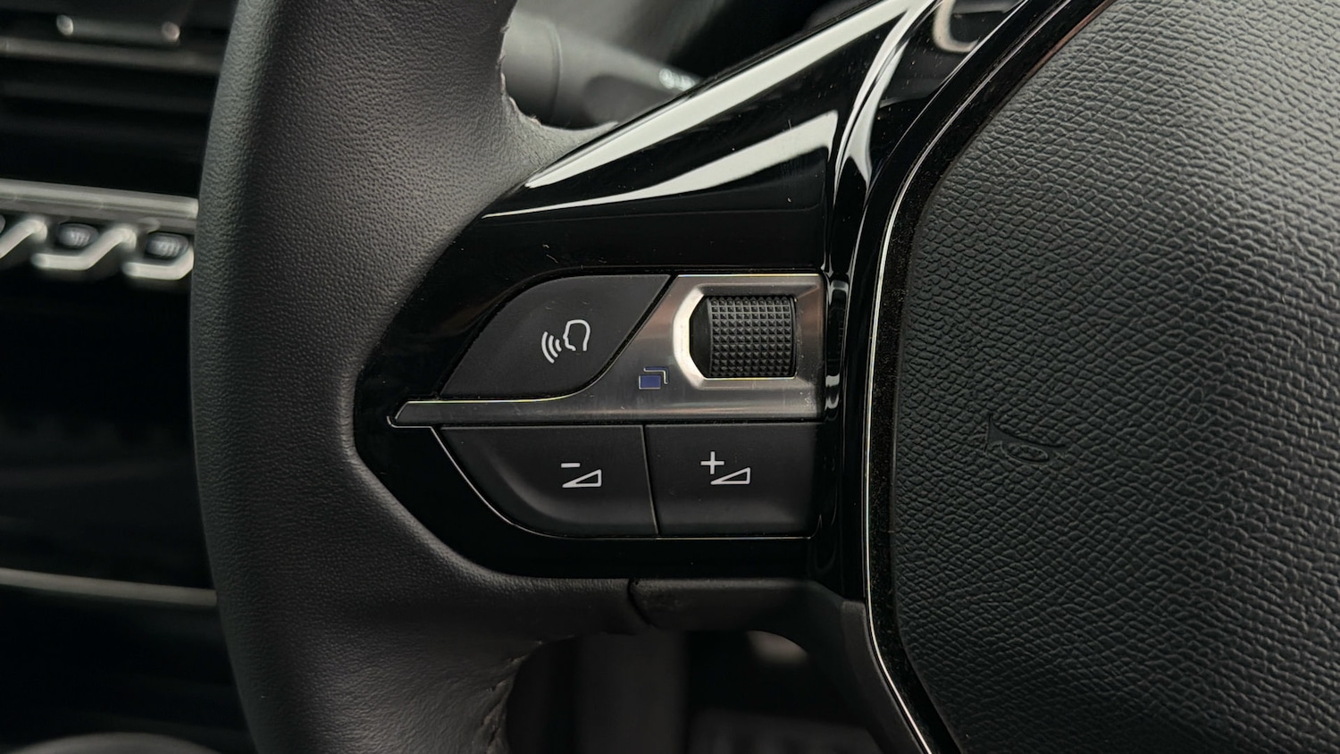 Used Peugeot 208 2023 for sale - 78083863: Photo 23