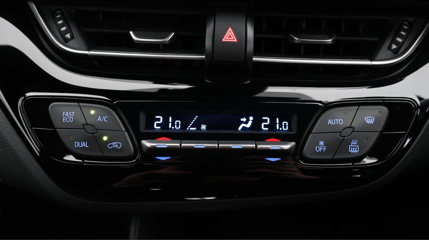 Used Toyota C-HR 2023 for sale - 77382836: Photo 12