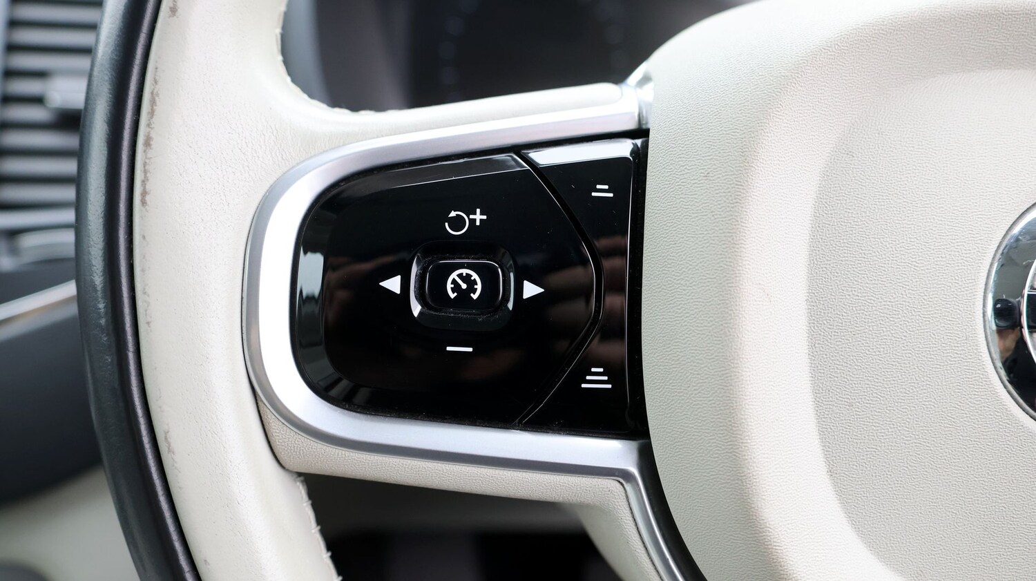 Used Volvo XC90 2017 for sale - 77220270: Photo 25