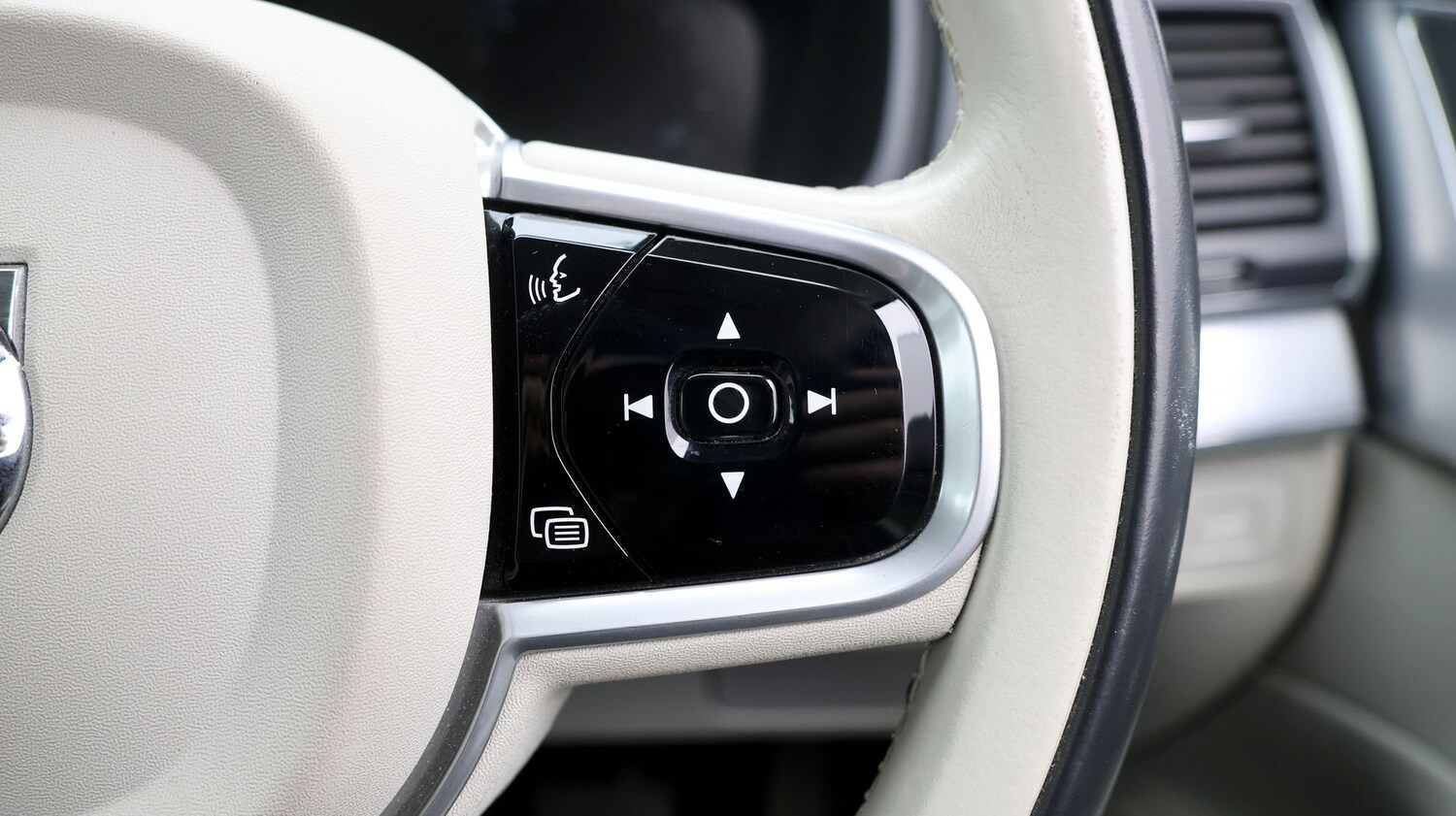 Used Volvo XC90 2017 for sale - 77220270: Photo 26