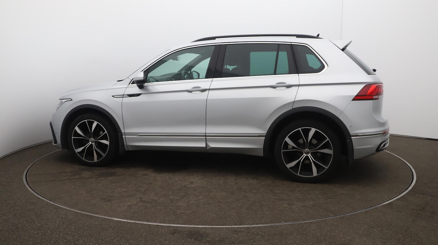Used Volkswagen Tiguan 2022 for sale - 76001082: Photo 60