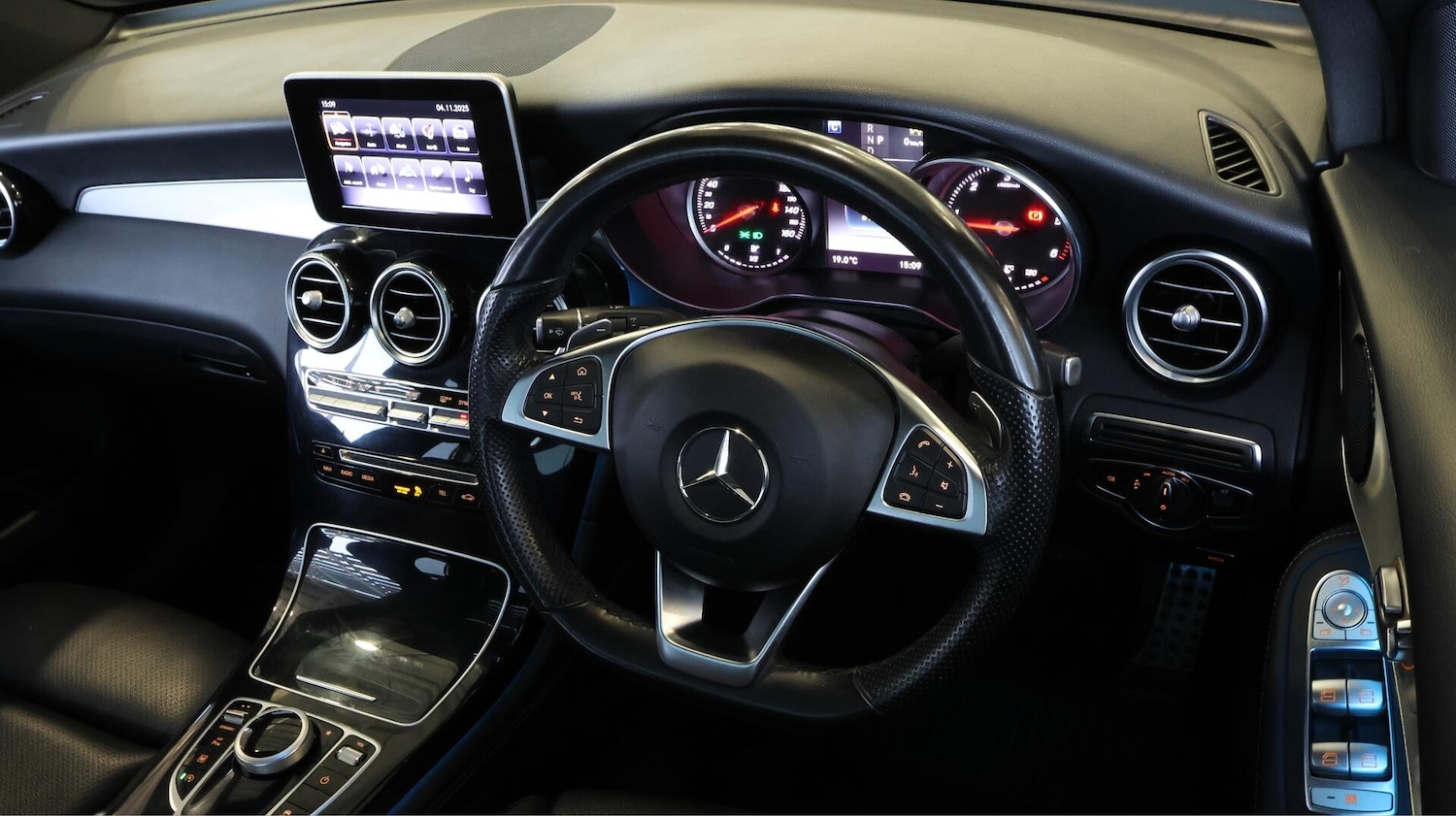 Used Mercedes-Benz GLC 2018 for sale - 76499190: Photo 10