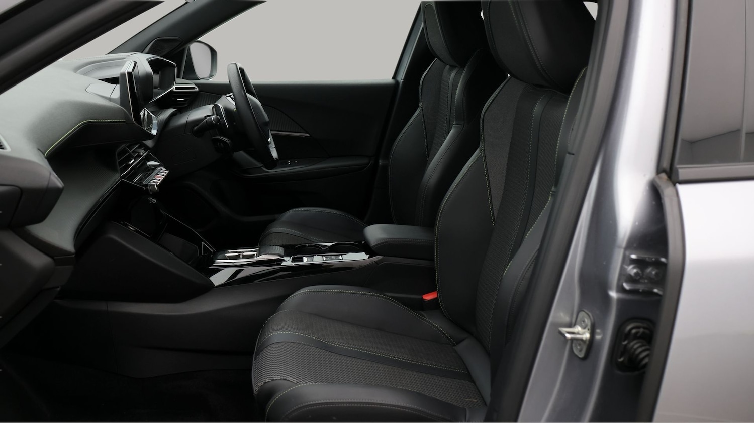 Used Peugeot 2008 2023 for sale - 77276831: Photo 14