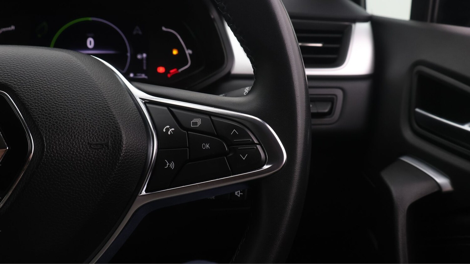 Used Renault Captur for sale - 77728927: Photo 24