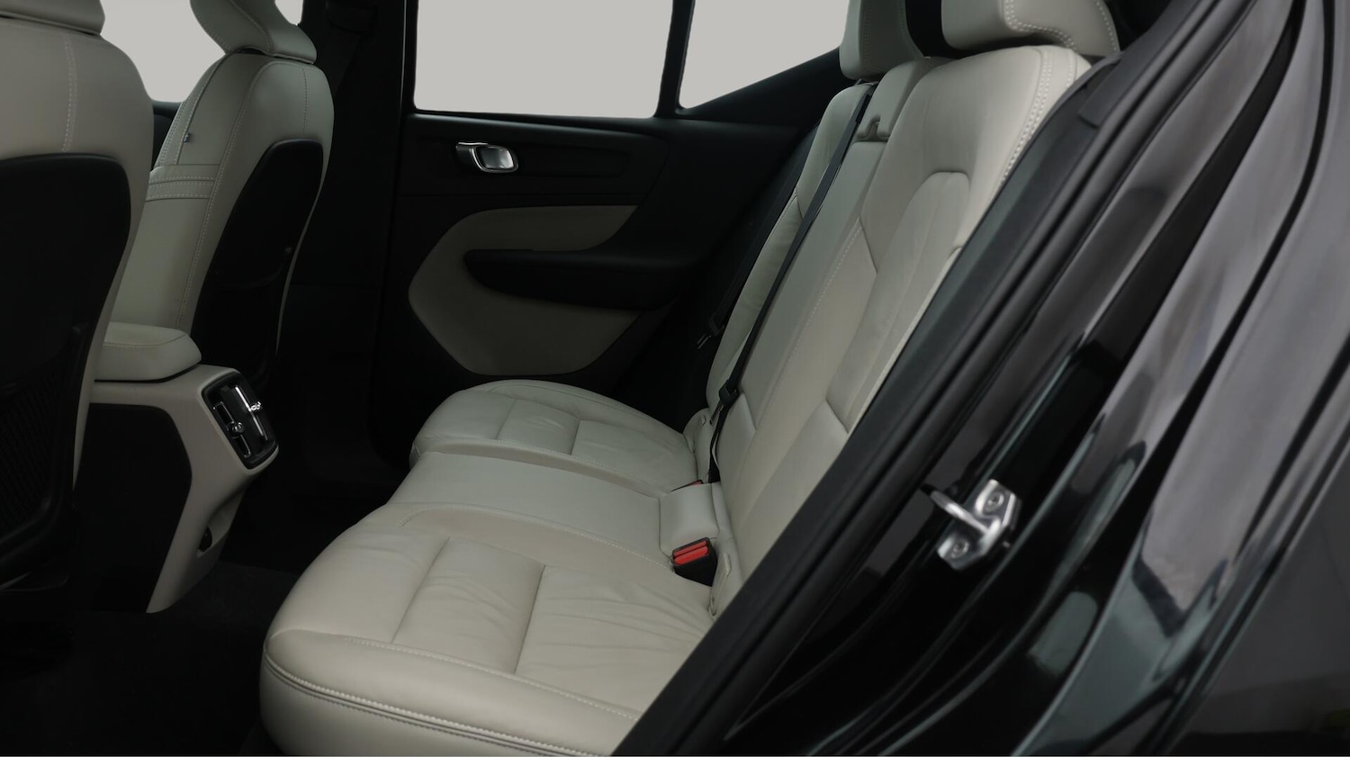 Used Volvo XC40 2021 for sale - 76688883: Photo 17