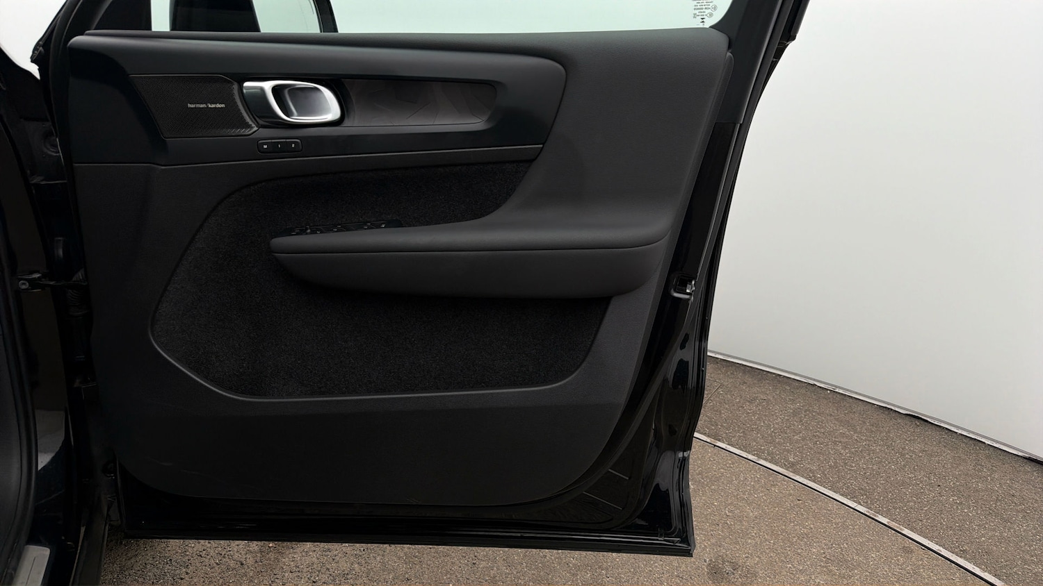 Used Volvo C40 2023 for sale - 78077504: Photo 14