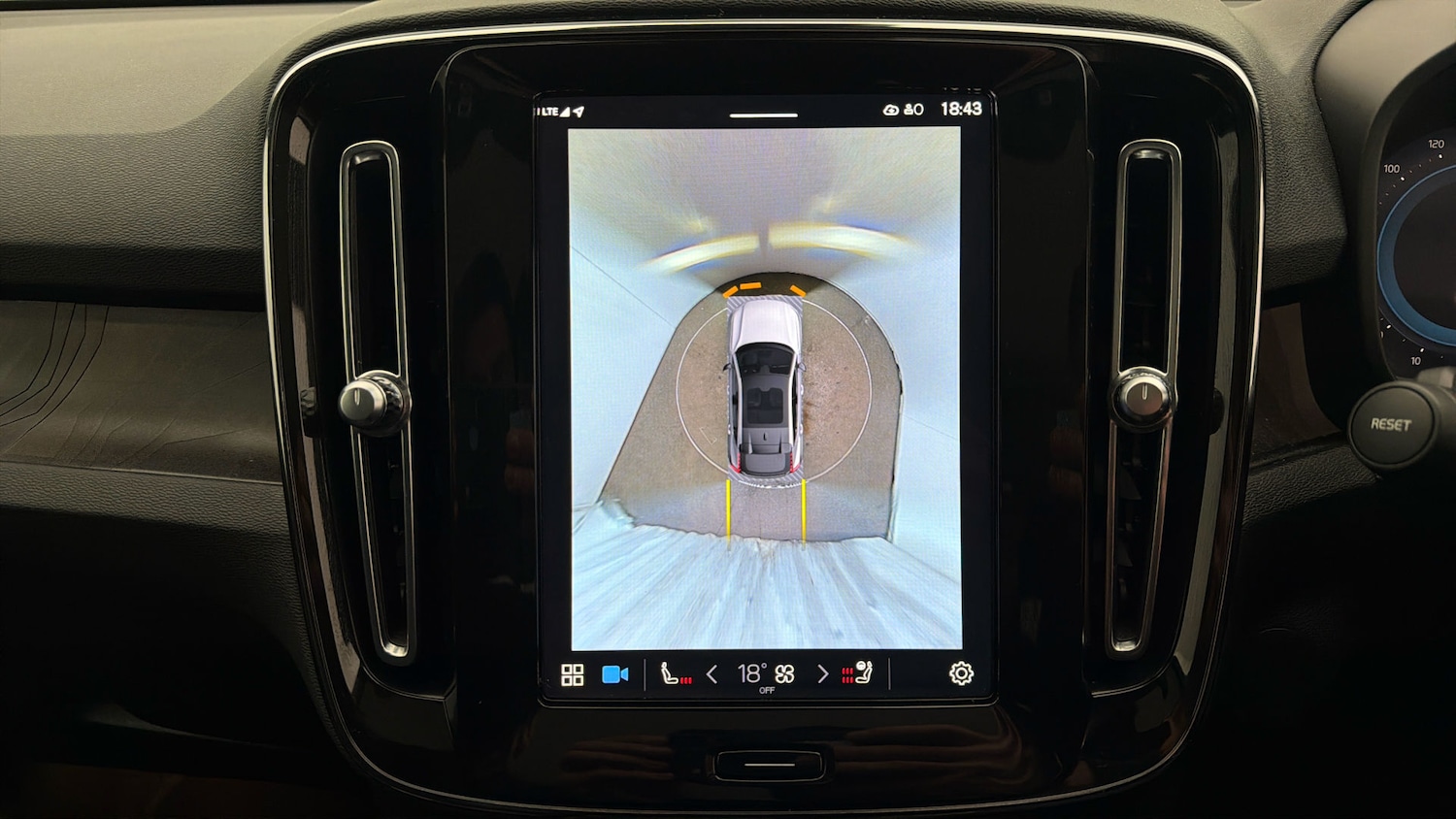 Used Volvo C40 2023 for sale - 78077504: Photo 27