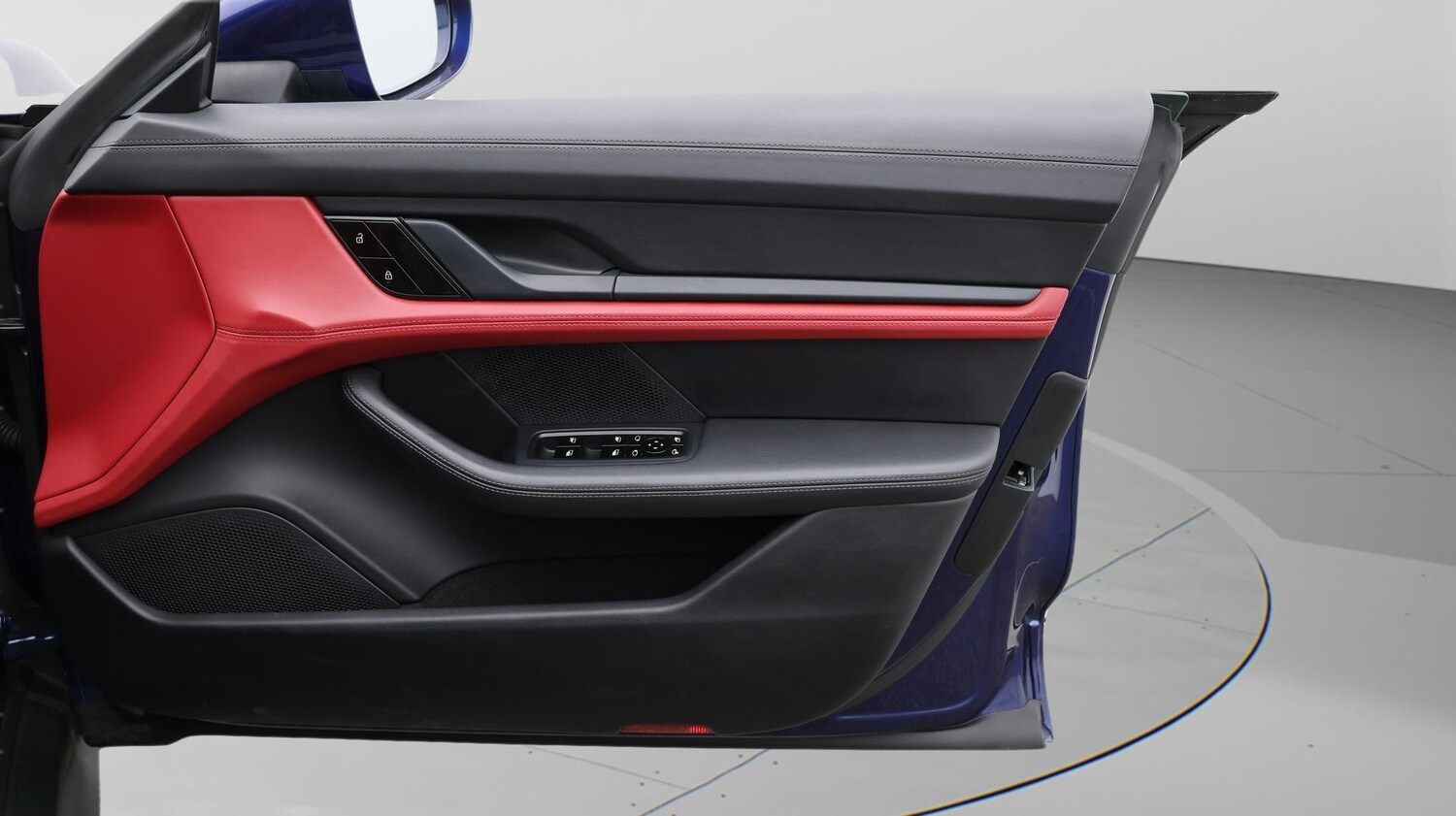 Used Porsche Taycan 2020 for sale - 76498857: Photo 16